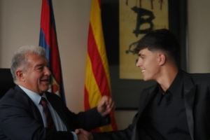 和巴萨续约！18岁伯纳尔：巴萨希望拿下巴黎，目标是欧冠冠军